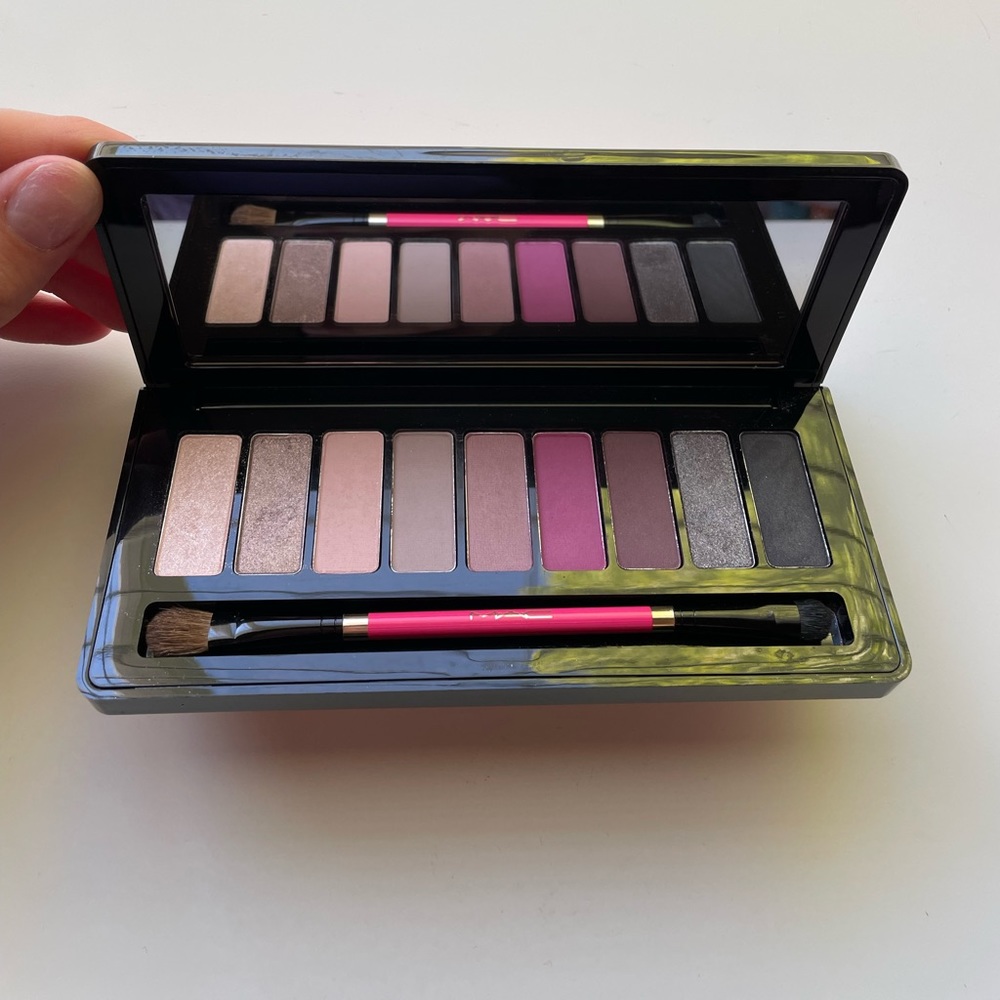 MAC Holiday Collection Eyeshadow Palette